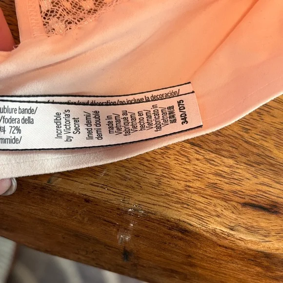 Victoria's Secret Incredible Lined Demi Pink Bra - Picture 7 of 7